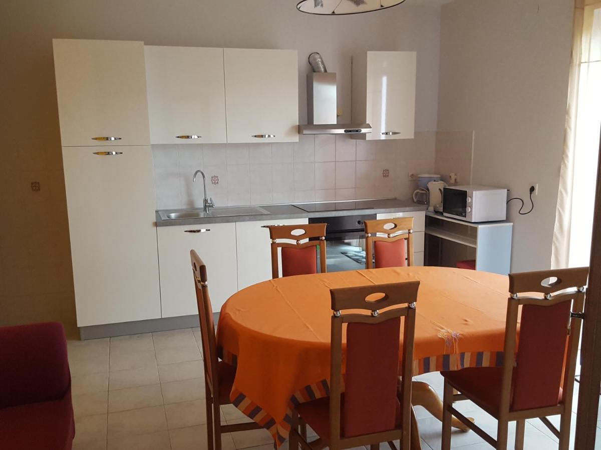 Apartment Anda Rovigno Esterno foto