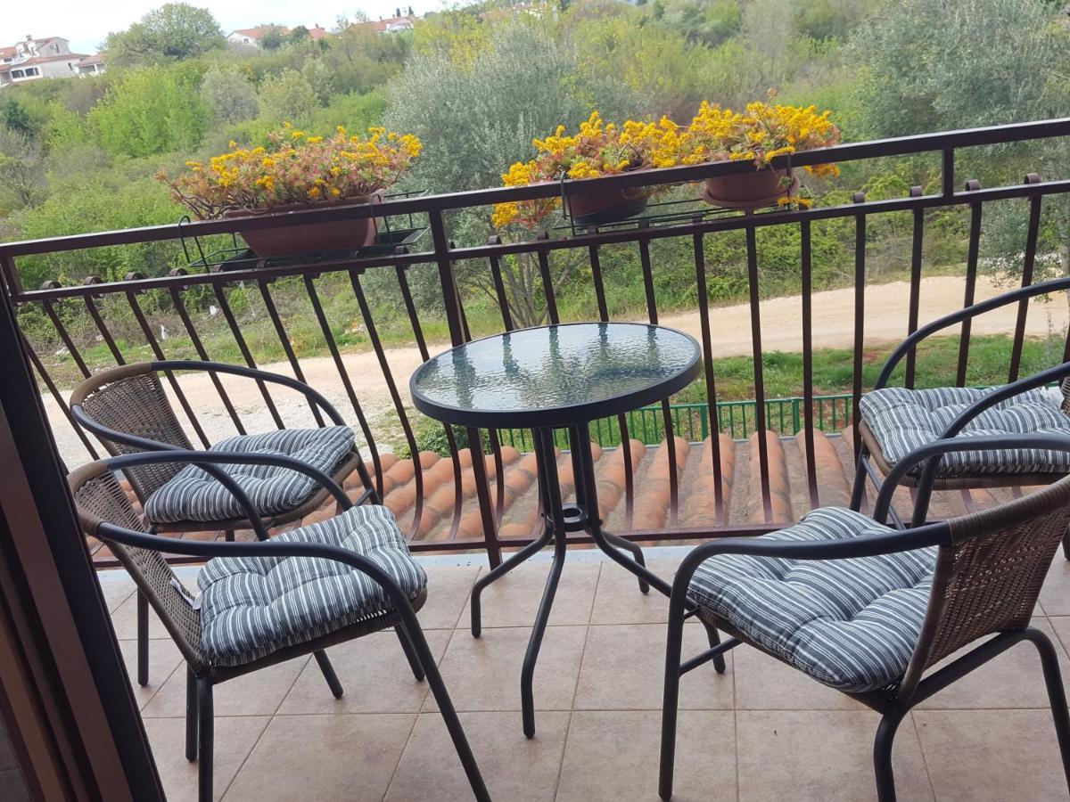 Apartment Anda Rovigno Esterno foto