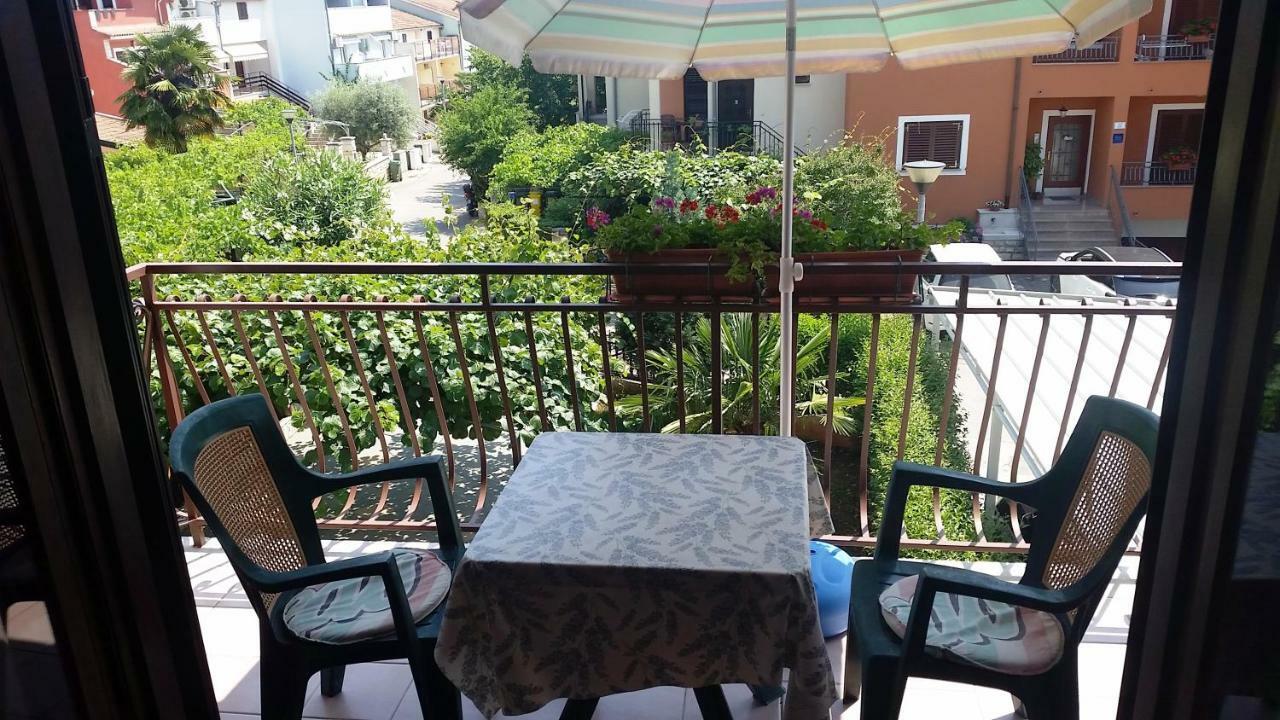 Apartment Anda Rovigno Esterno foto